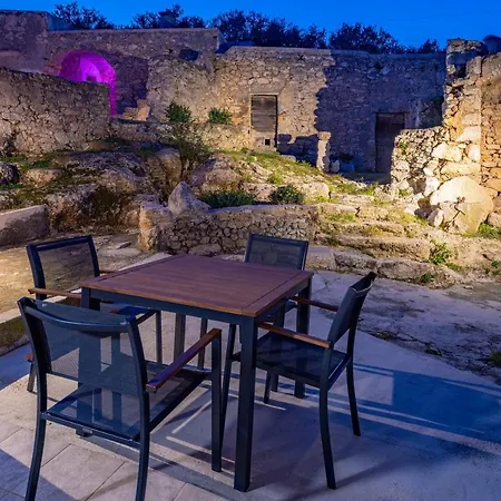 Arma Delle Manie Apartment *